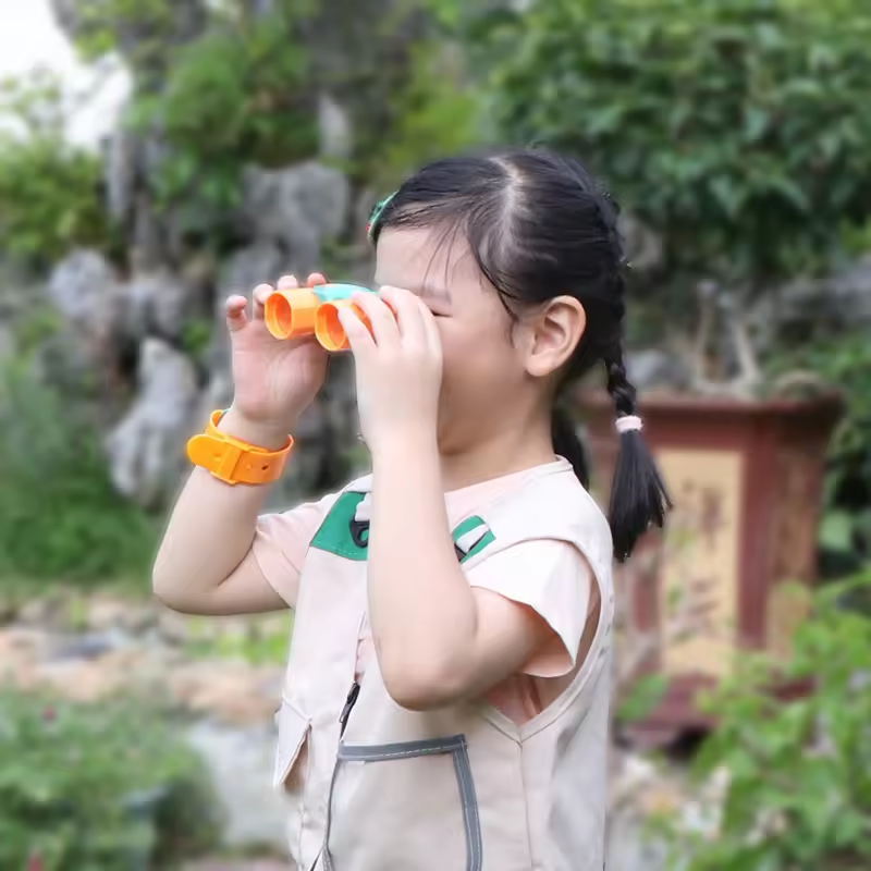 Explorer Kit for Kids Bug View - огляд і ціна Outdoor Adventure Educator